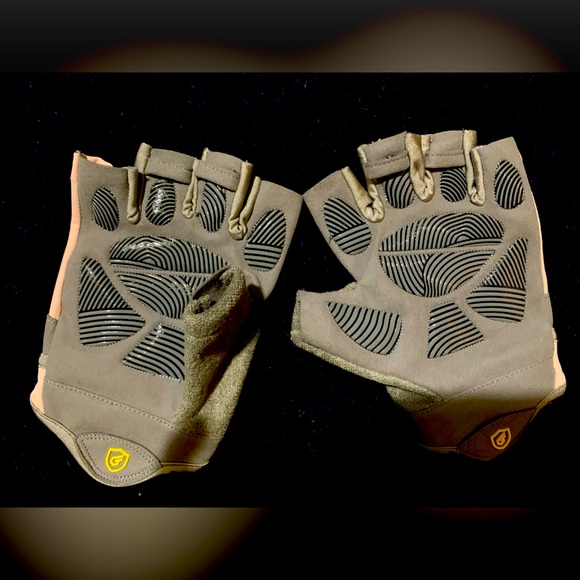 Workout Gloves for Women Men, Lightweight Weight Lifting - Picture 10 of 11